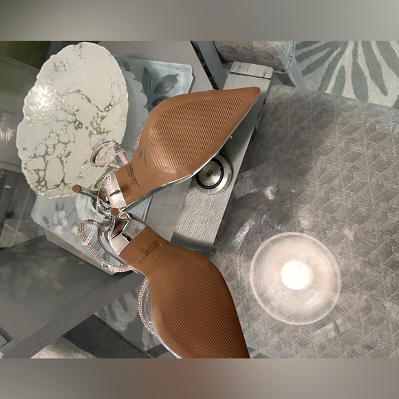 Wild diva clear rhinestone bow heels - Picture 3 of 9